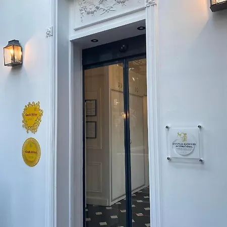 Nuit Celeste Bed & Breakfast *