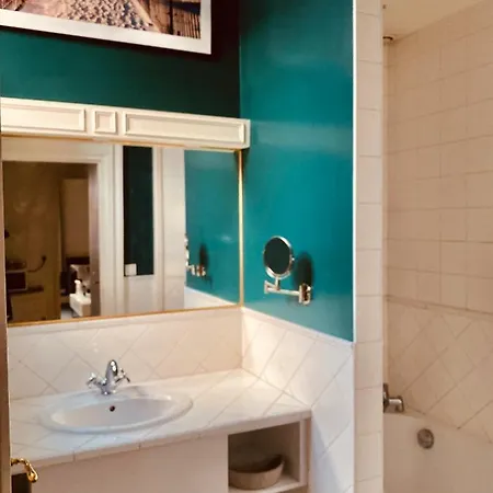 Nuit Celeste Bed & Breakfast